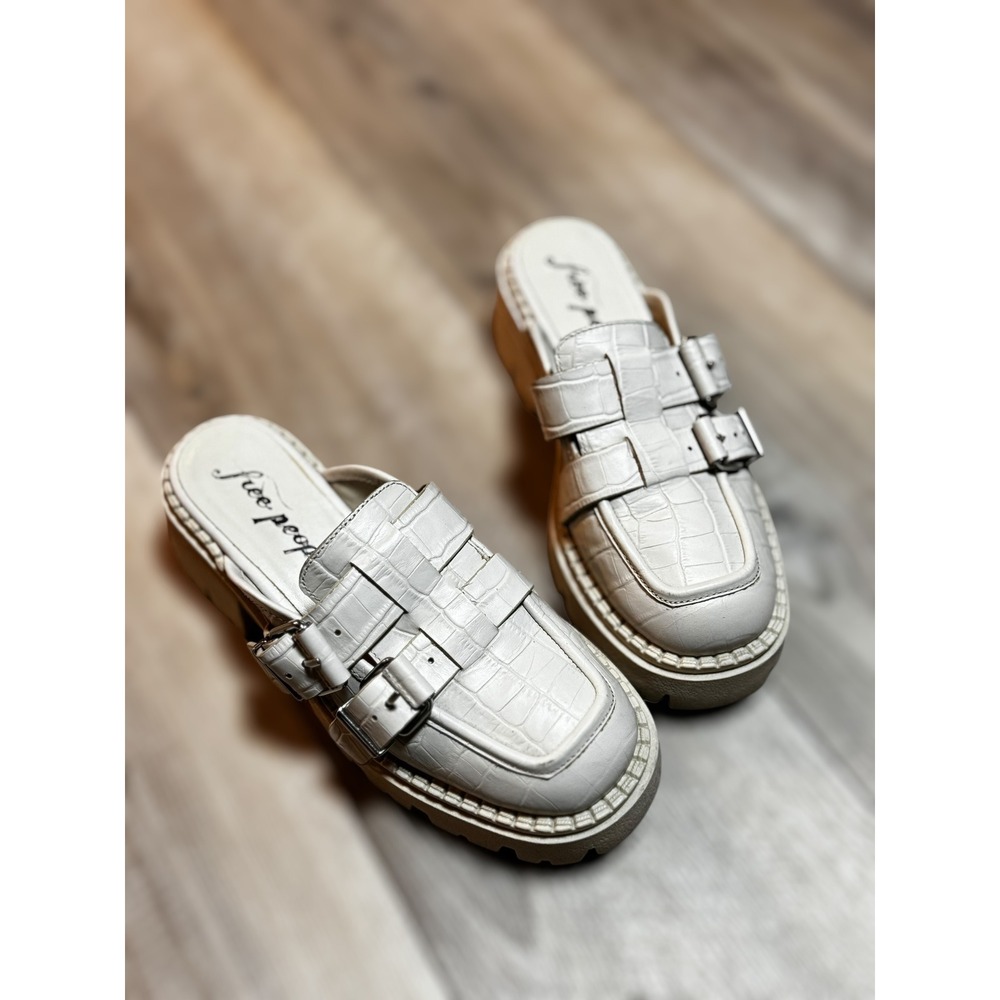 Free People White Croc Embossed Buckle Mule Loafers Platform Chunky Sole Size 36